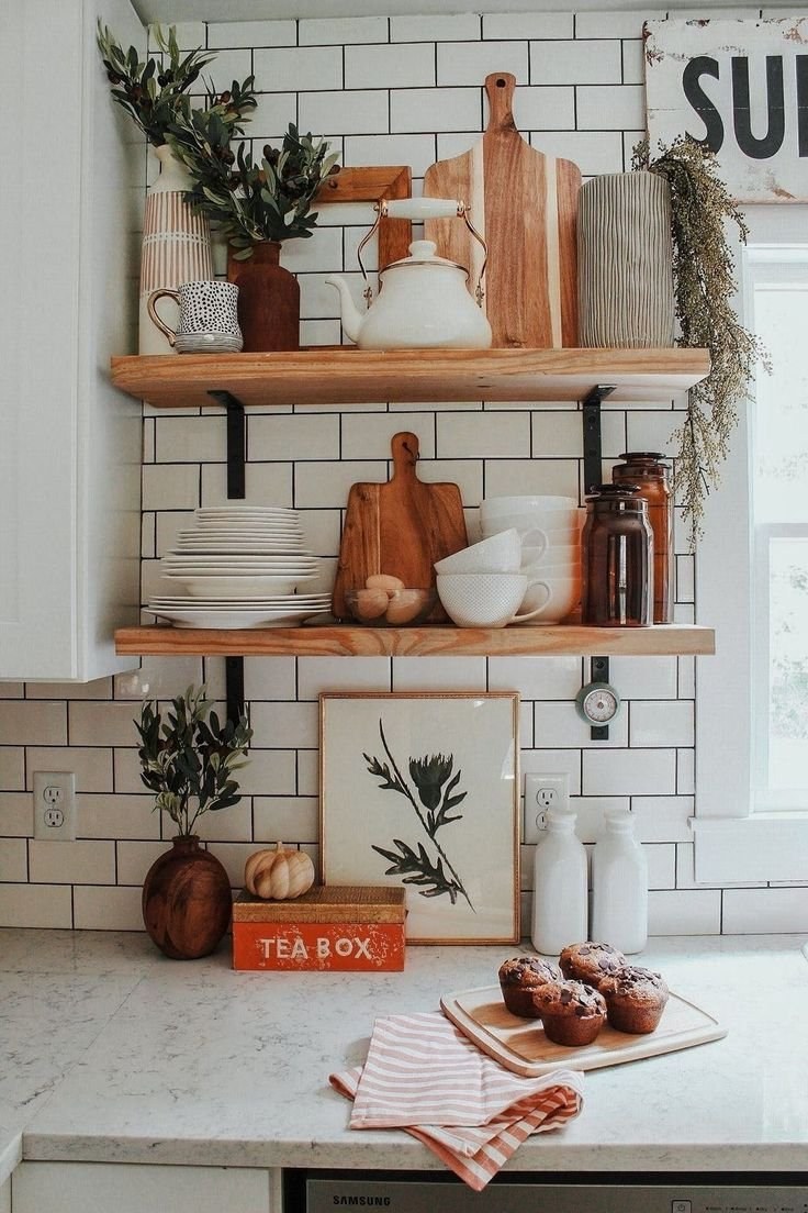 Полки на кухне в скандинавском стиле