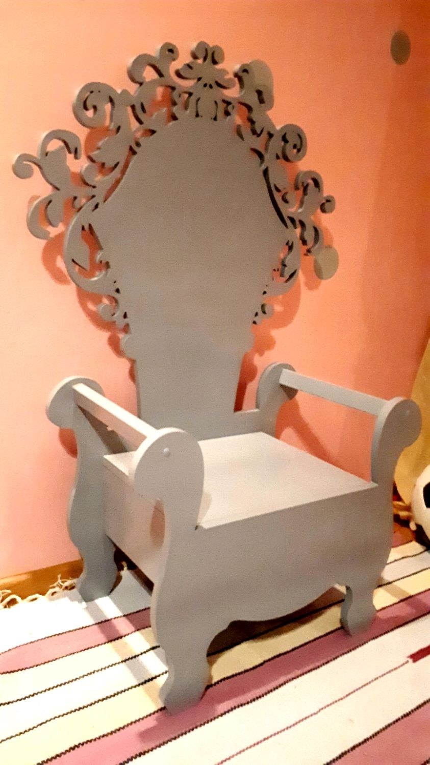 Детский стул трон