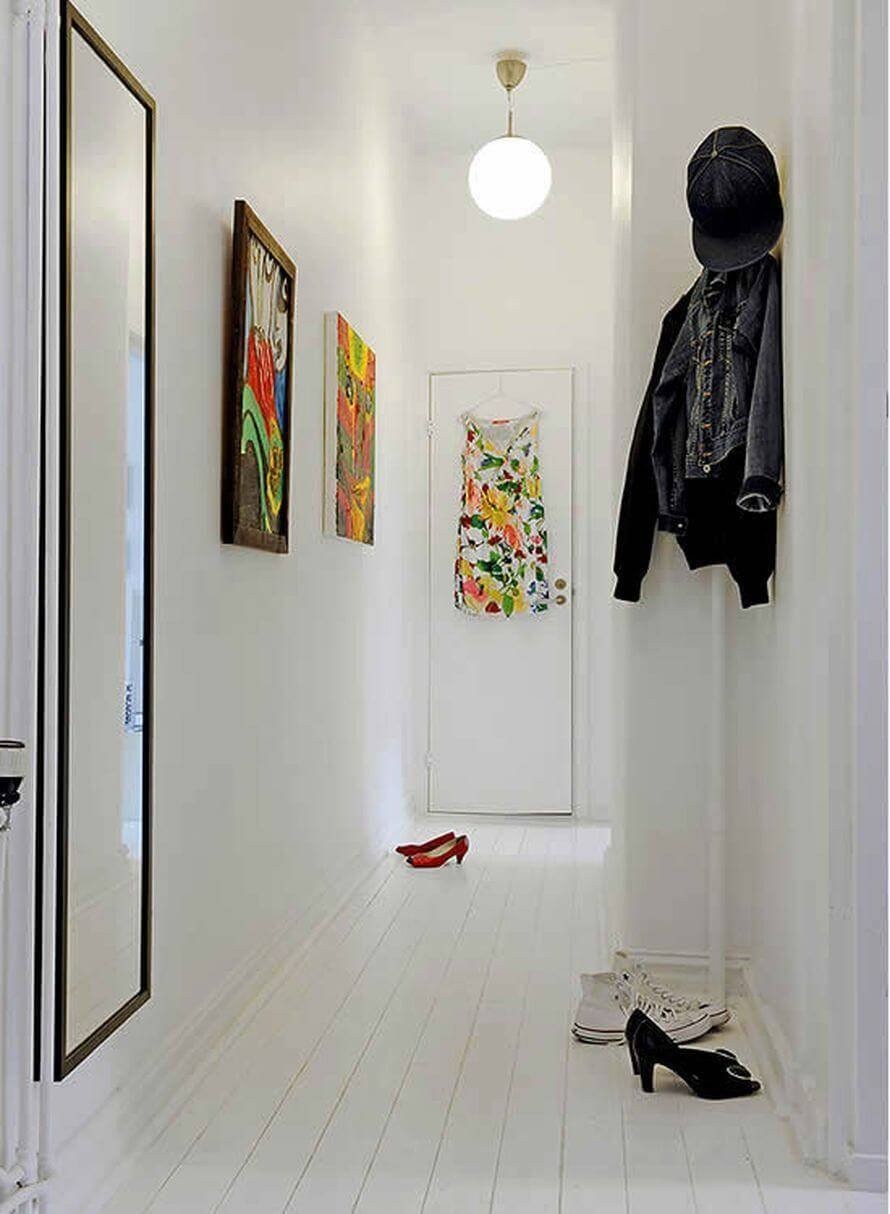 Картоны в маленькой прихожей