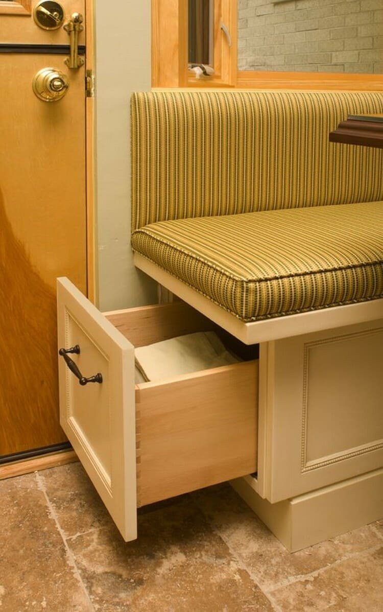 Мягкая скамейка на кухню