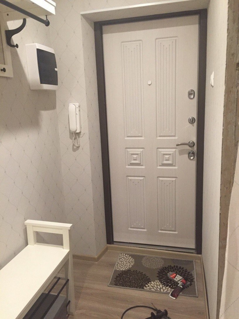 Маленький коридор