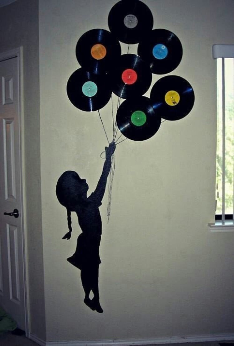 Музыкальные диски в интерьере