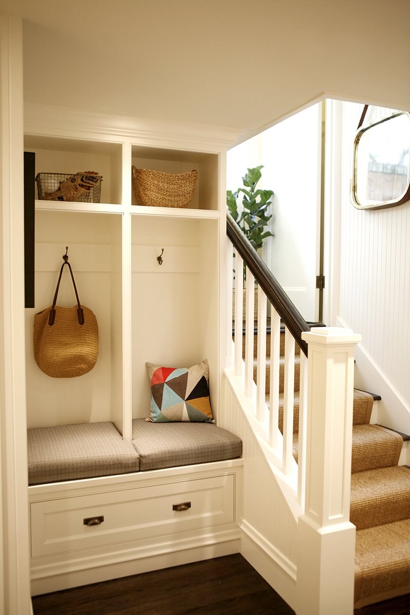 Шкаф под лестницей