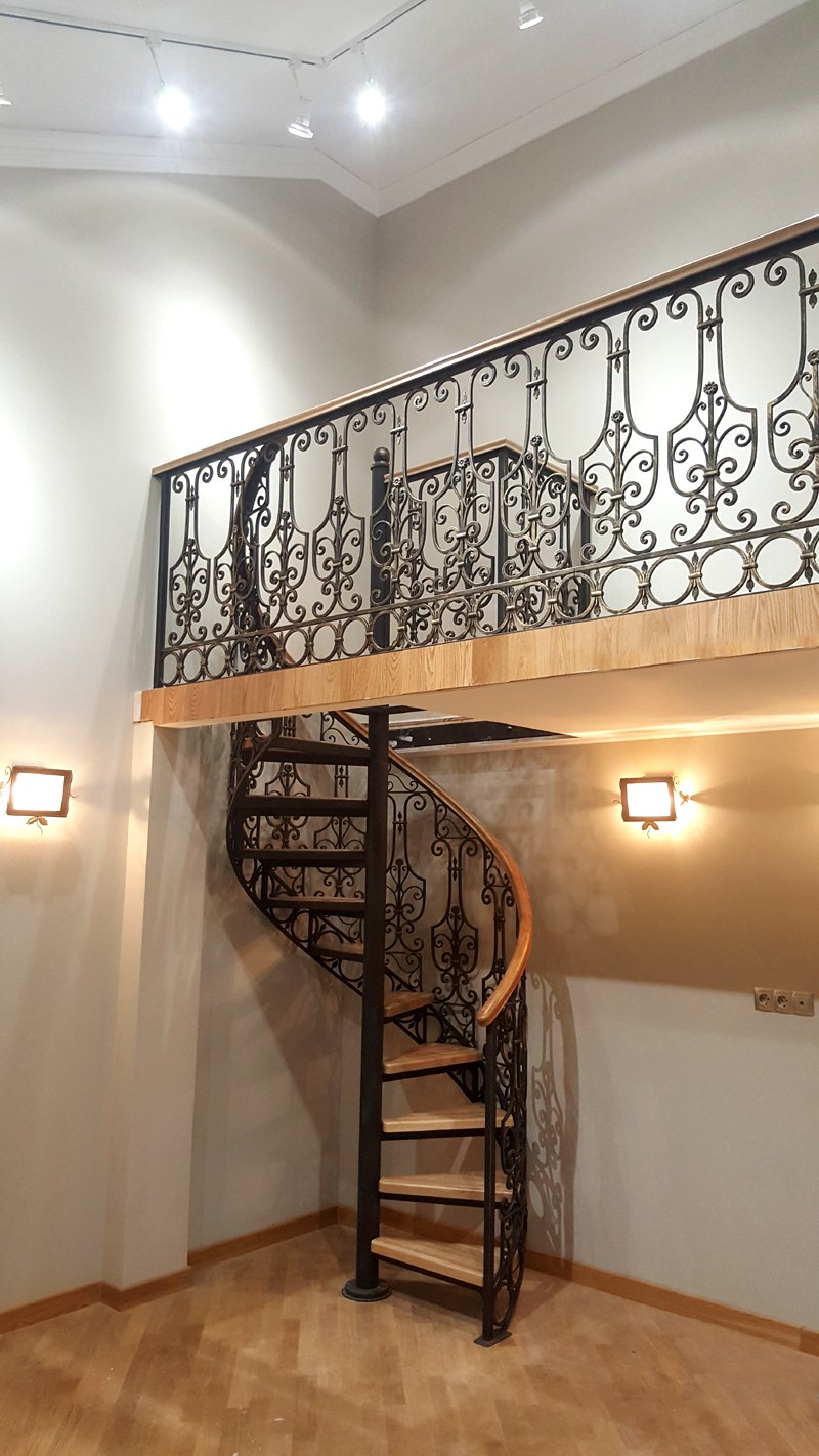 Кованая приступка лестница 2 ступени