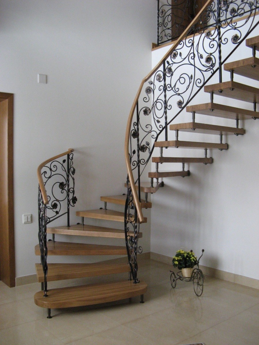 Красивые металлические лестницы