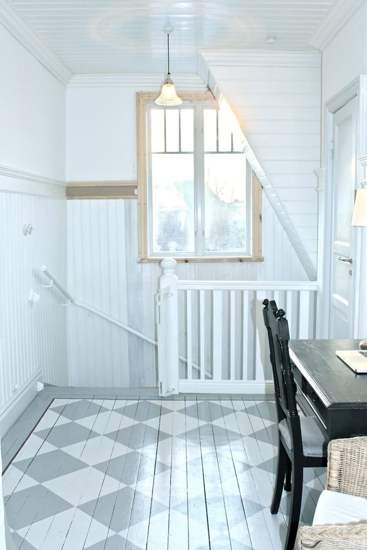 Крашеный деревянный пол в интерьере