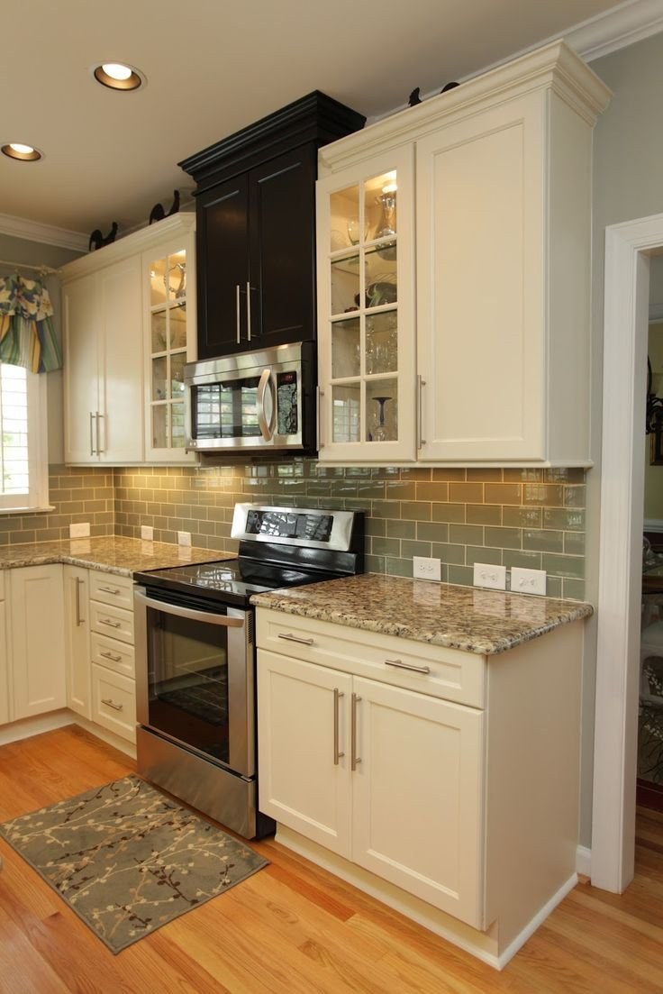 Кухня цвета слоновьякость