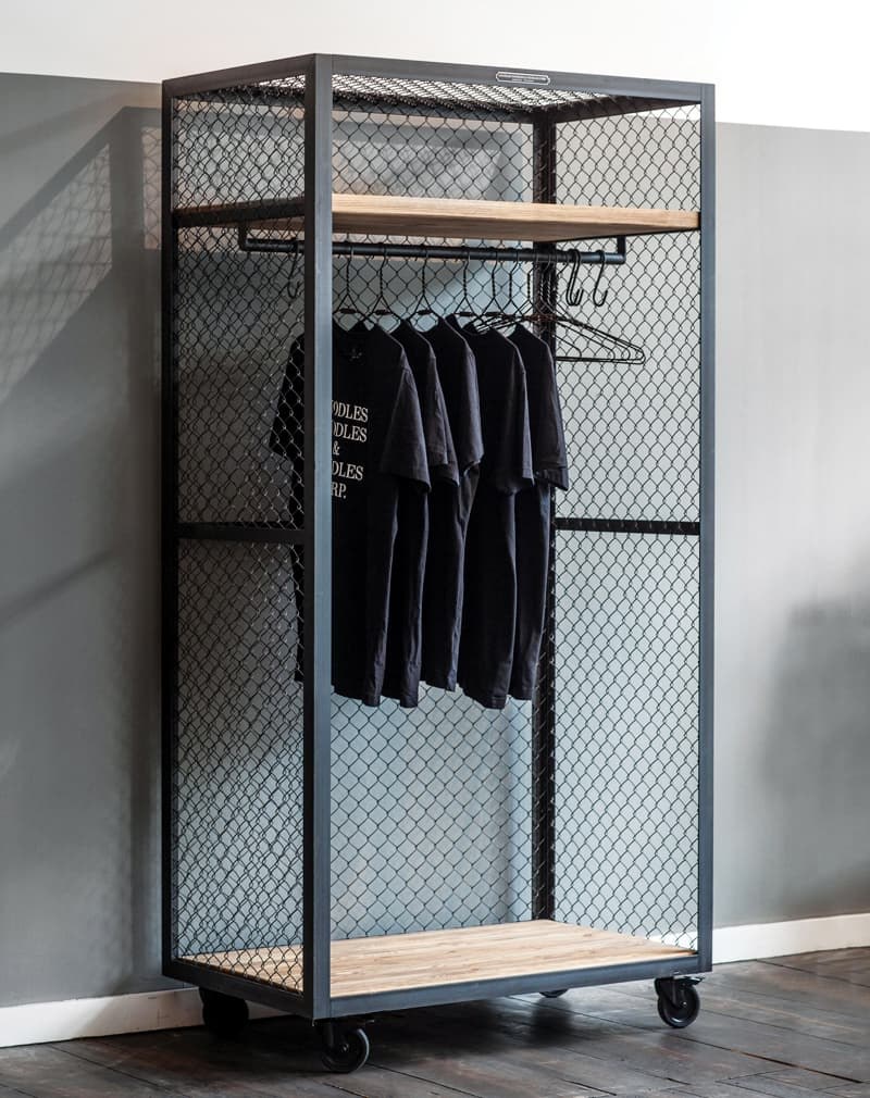 Шкаф в стиле лофт с сеткой