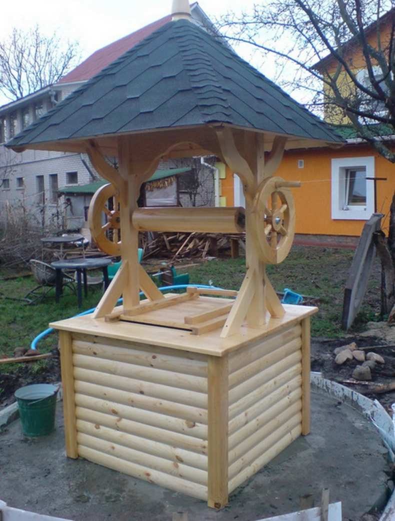 Декоративные колодцы для дачи