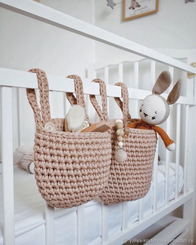 Подвесные вязаные корзины