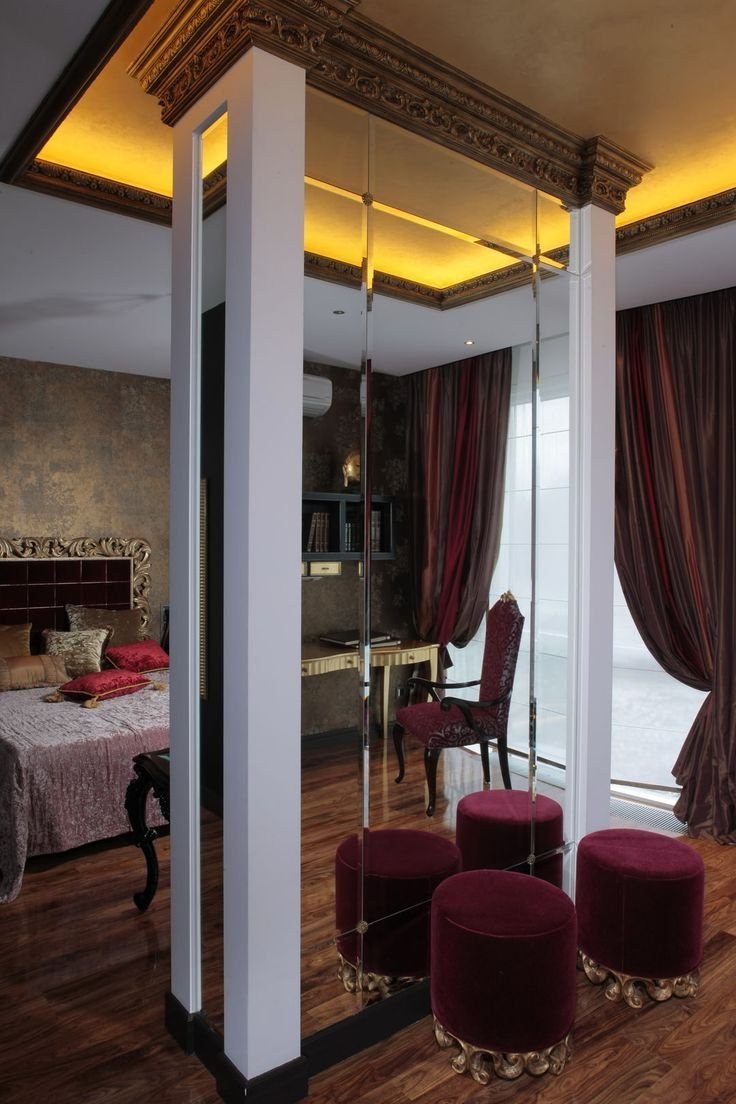 Зеркальная колонна