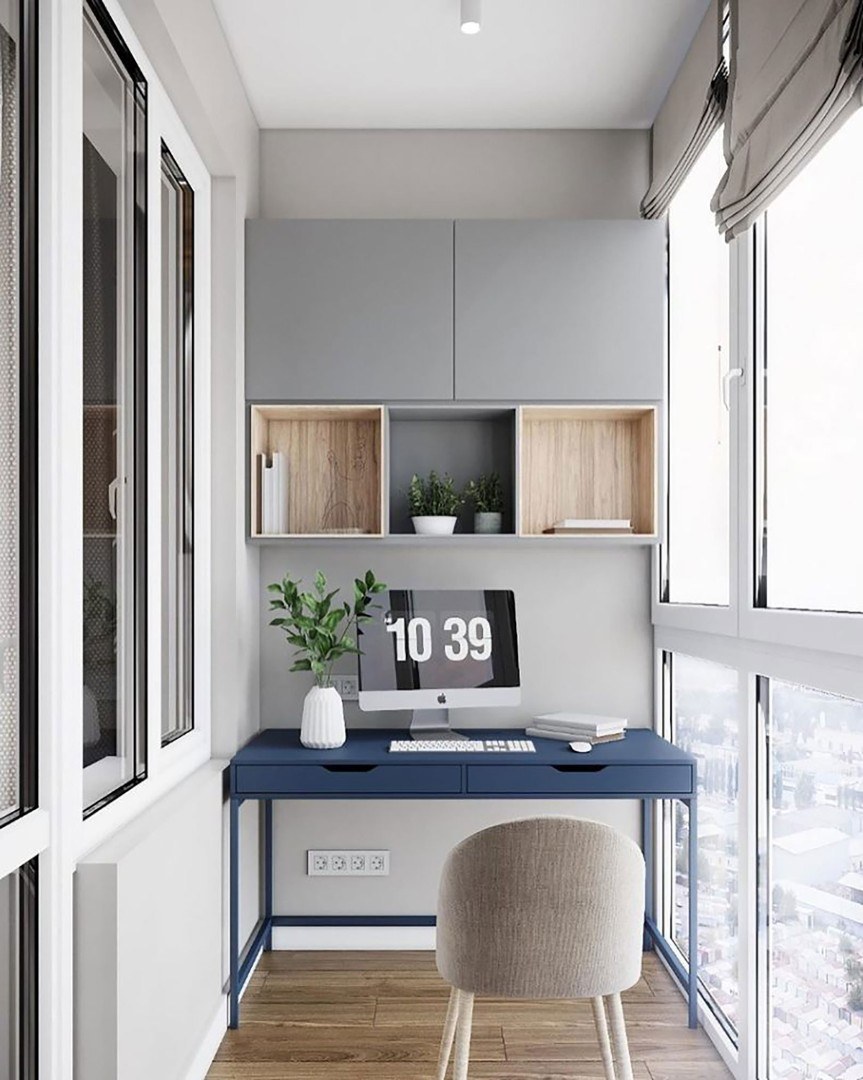 Рабочая зона на балконе