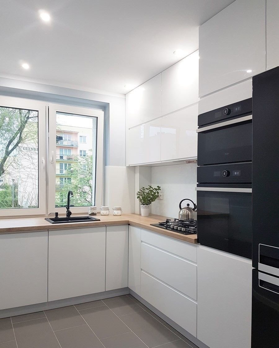 Современная белая кухня