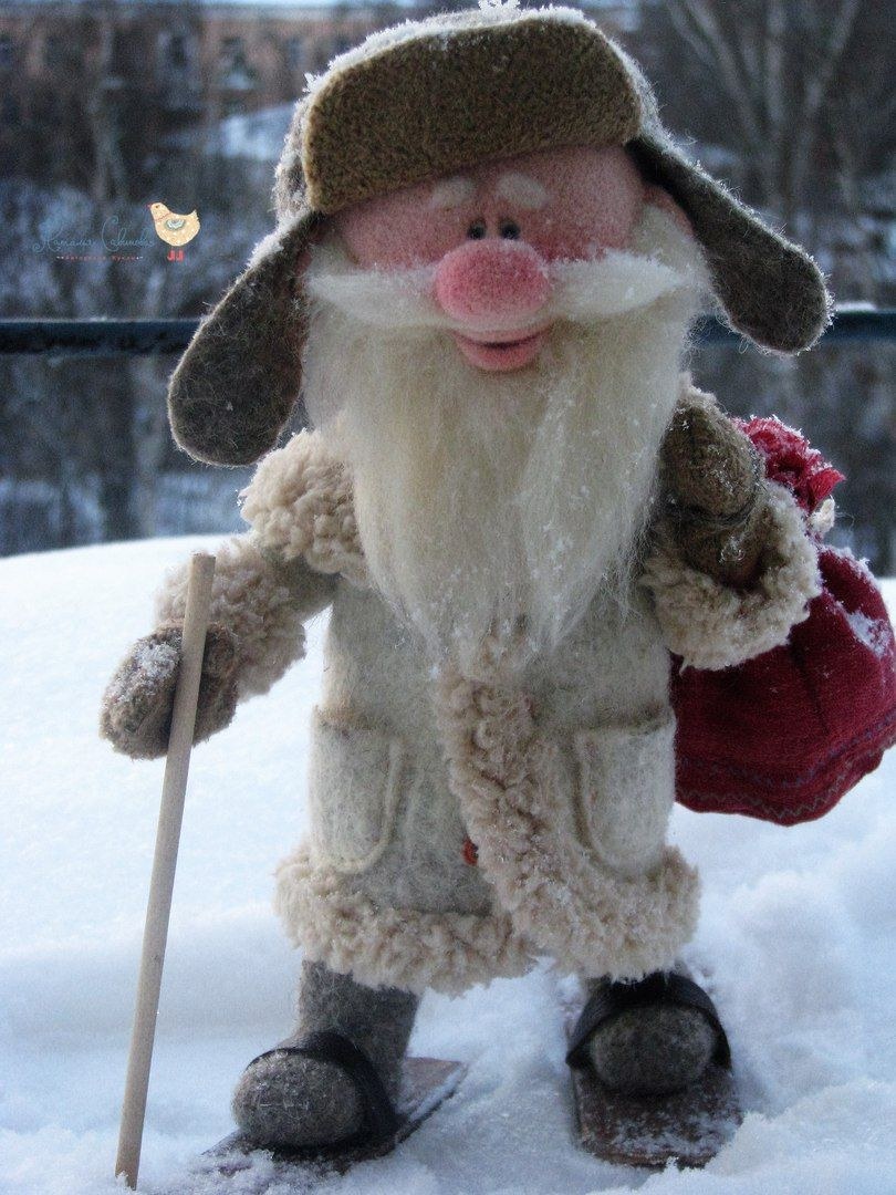 Дед Мороз из шерсти для валяния