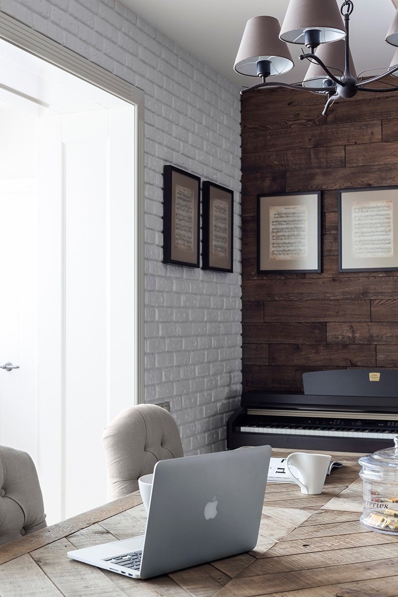 Кирпичная стена в интерьере