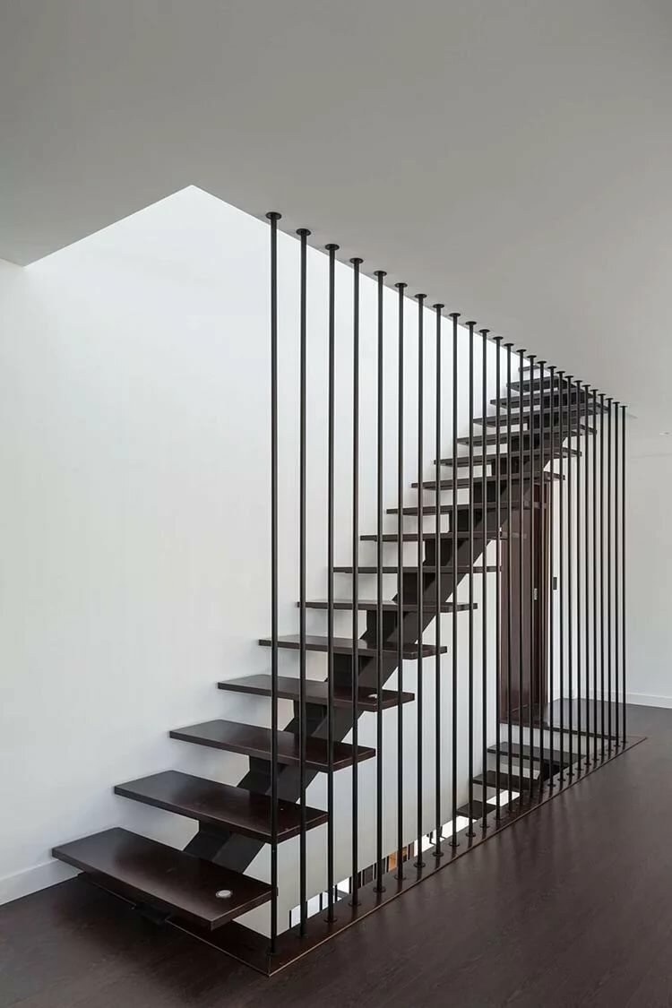 Лестница на монокосоуре из металла