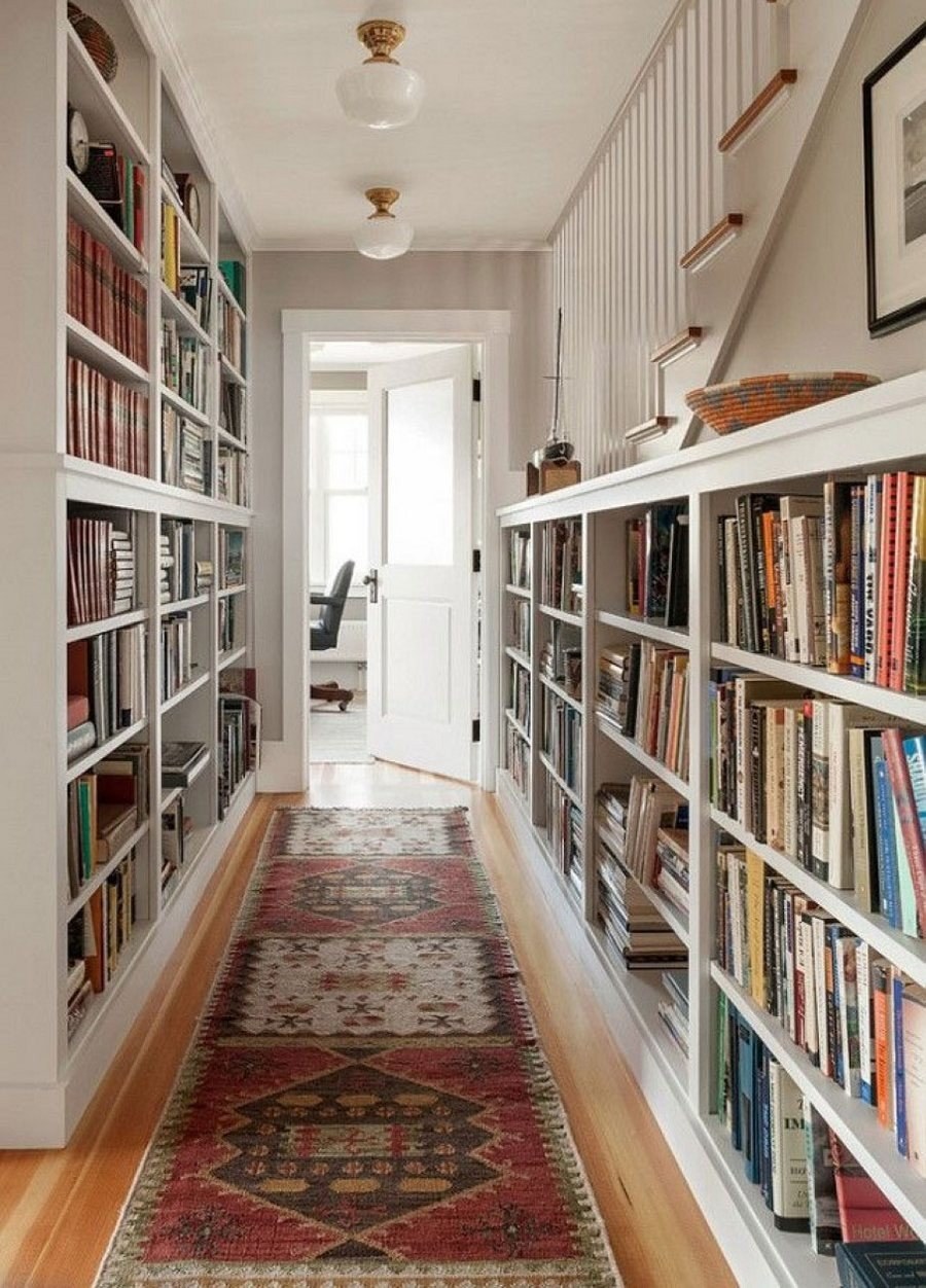 Интерьер с книжными полками