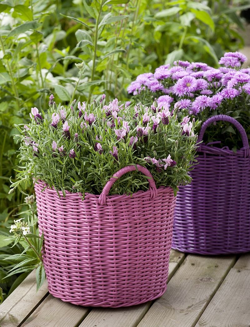 Плетеные вазоны для сада