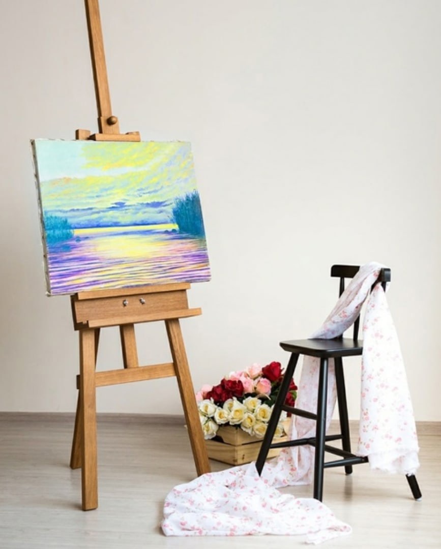 Мольберт с холстом