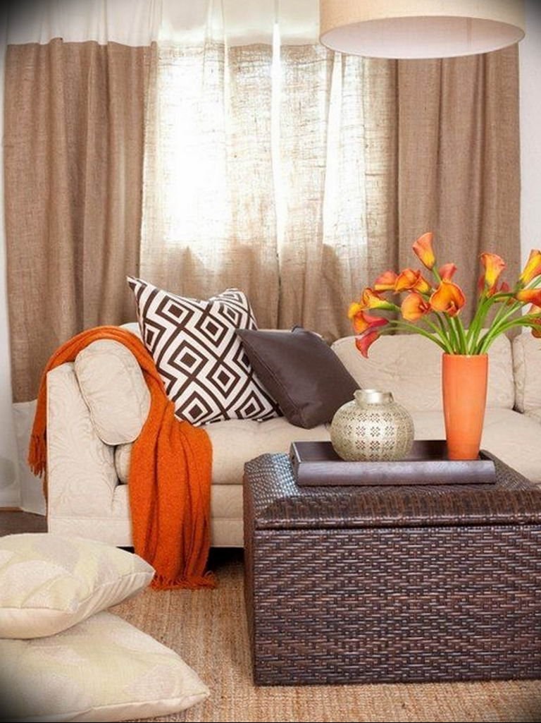 Оранжевые шторы в интерьере