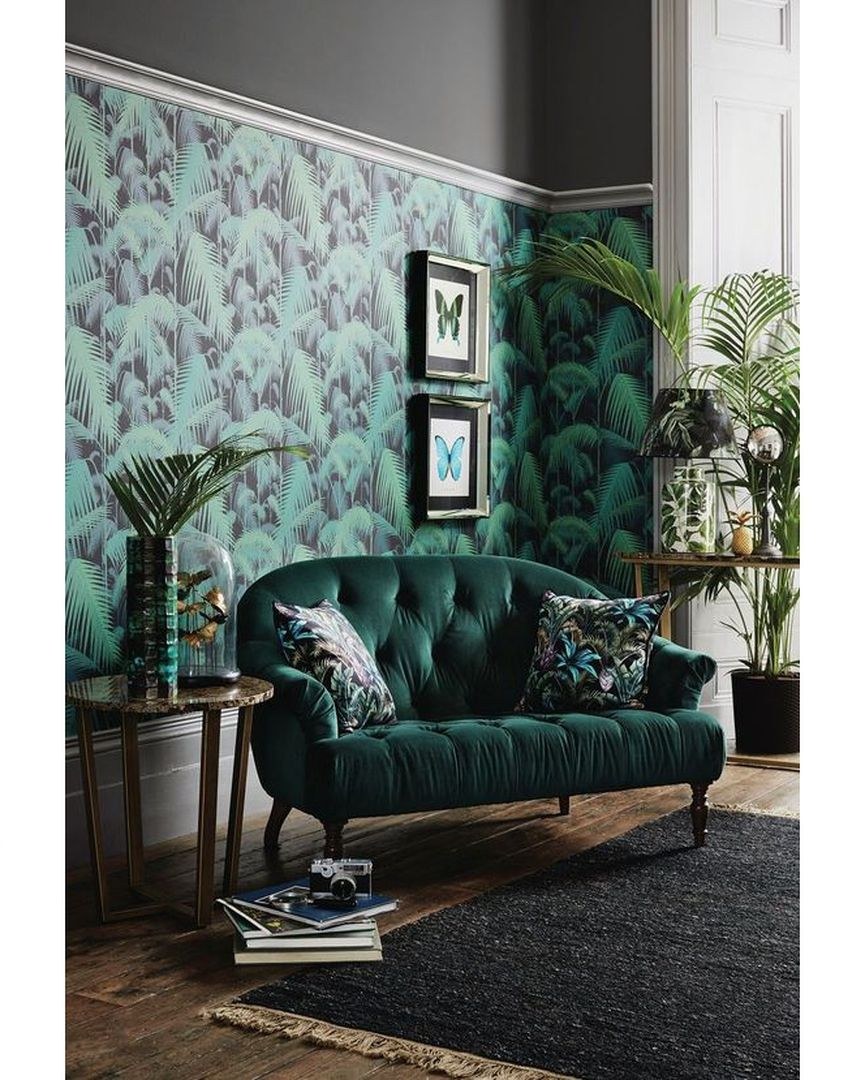 Изумрудный диван в интерьере