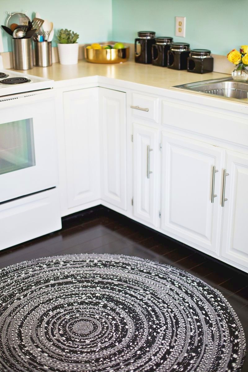 Круглый коврик на кухню
