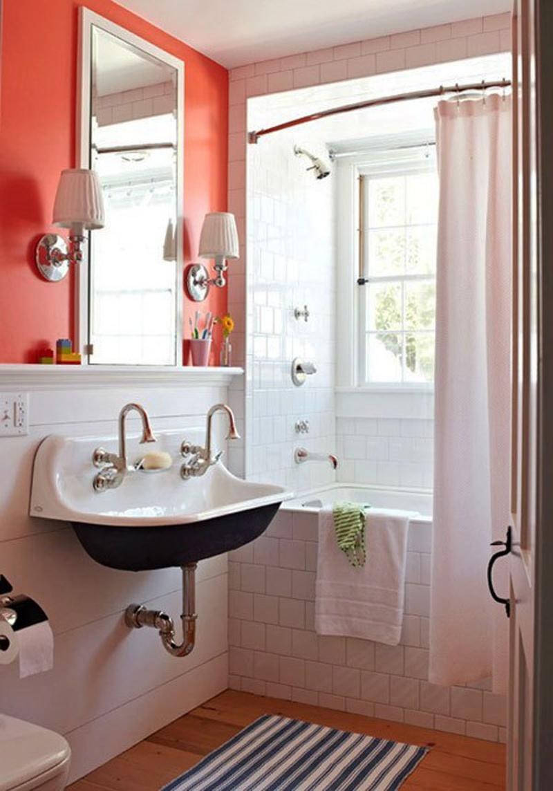 Красивая маленькая ванная комната