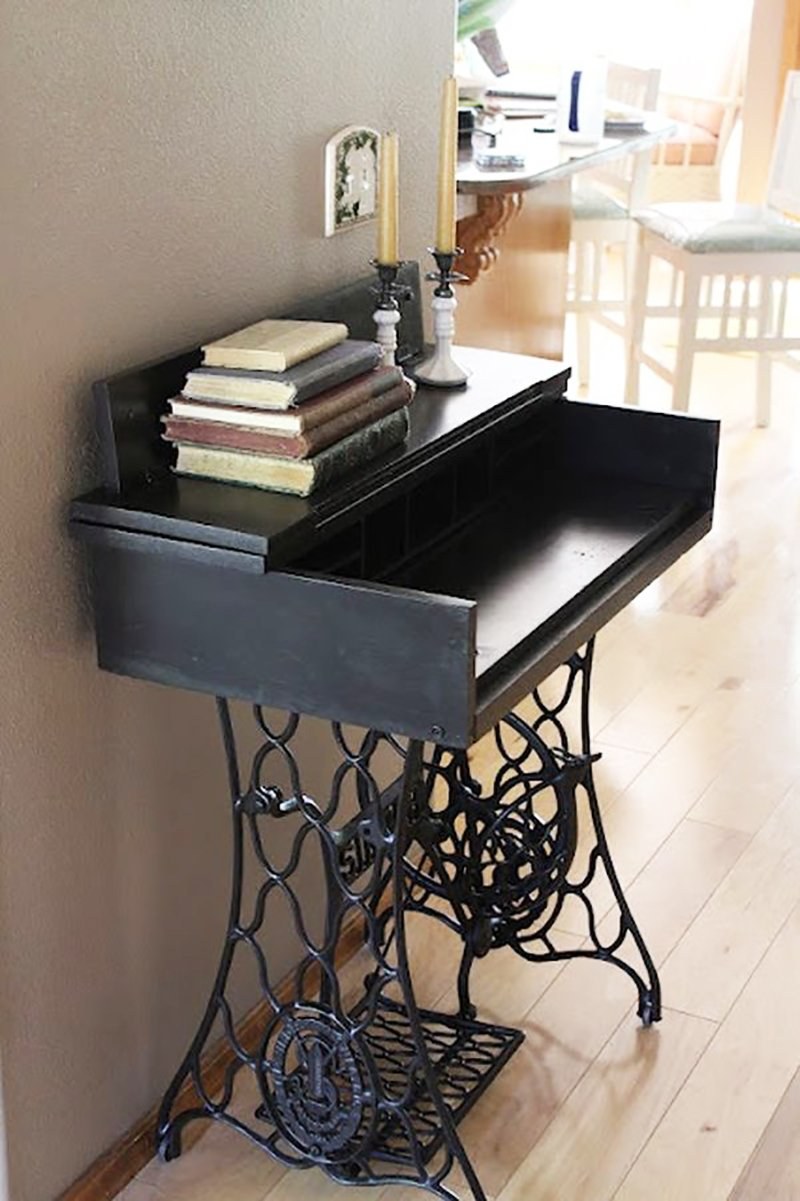 Мебель из станины швейной машины Зингер