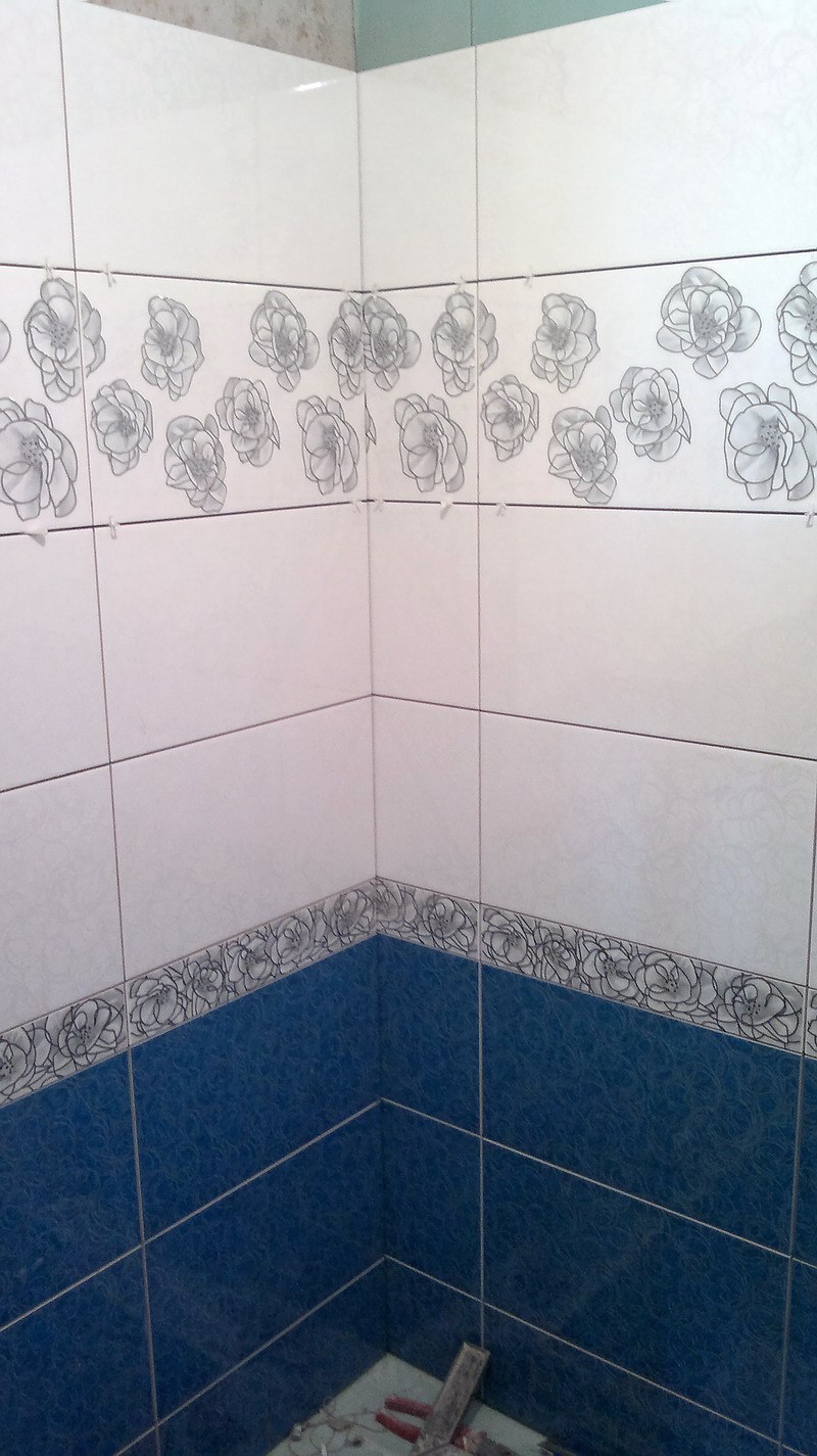 Затирка для синей плитки в ванной