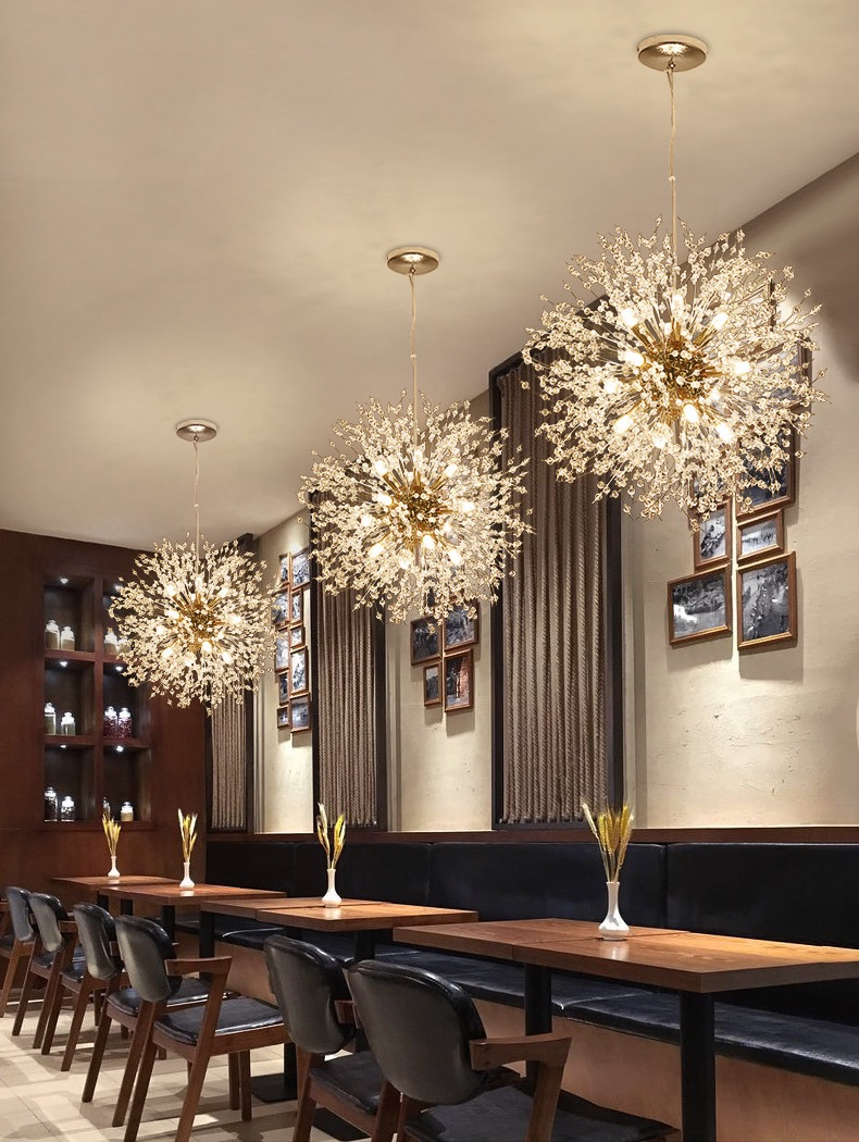 Люстра одуванчик в интерьере гостиной