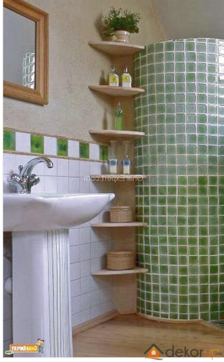 Угловая полка в туалетную комнату