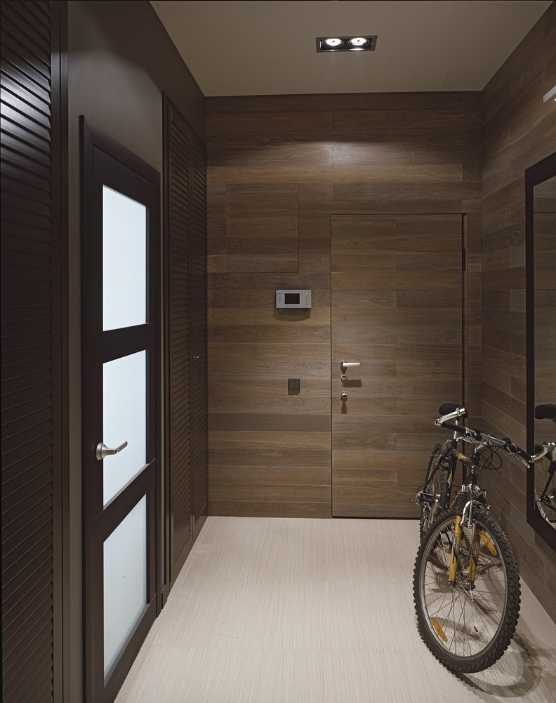 Отделка стен коридора ламинатом