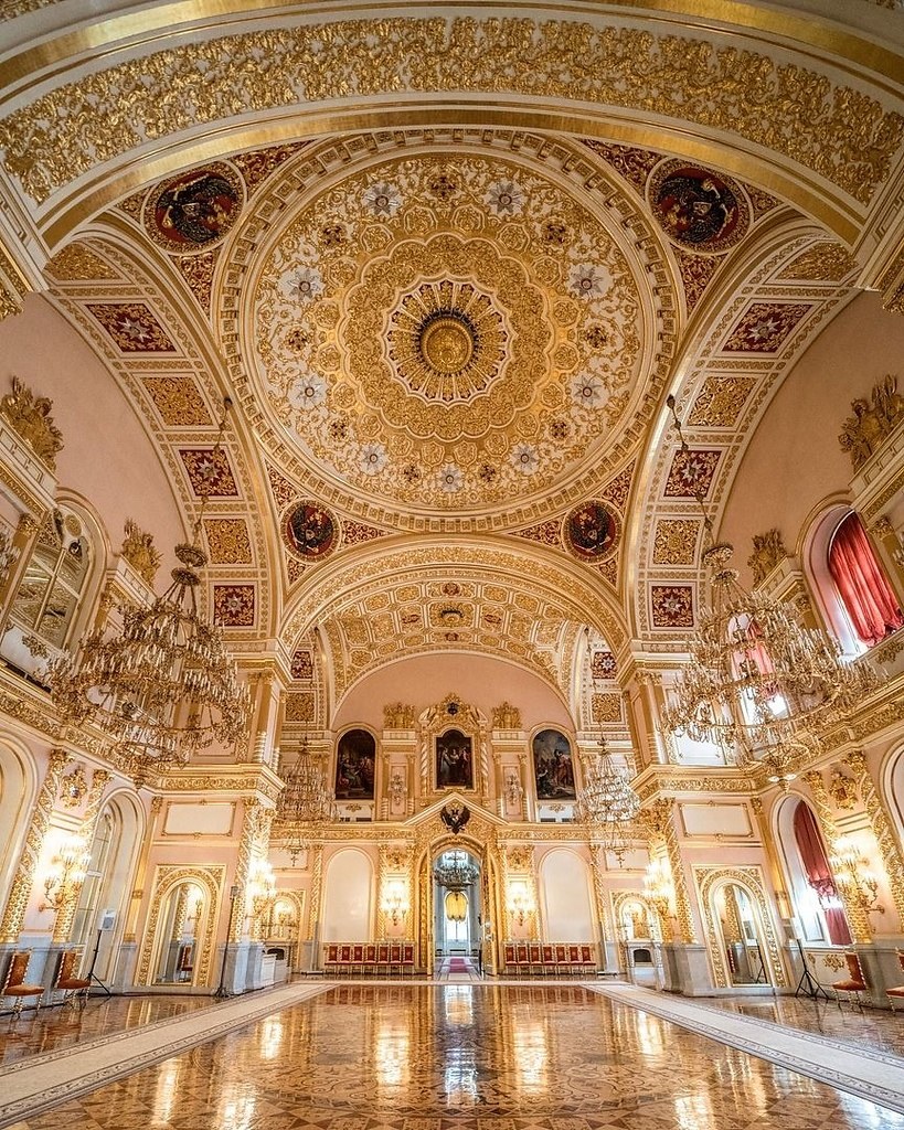 Александровский зал БКД