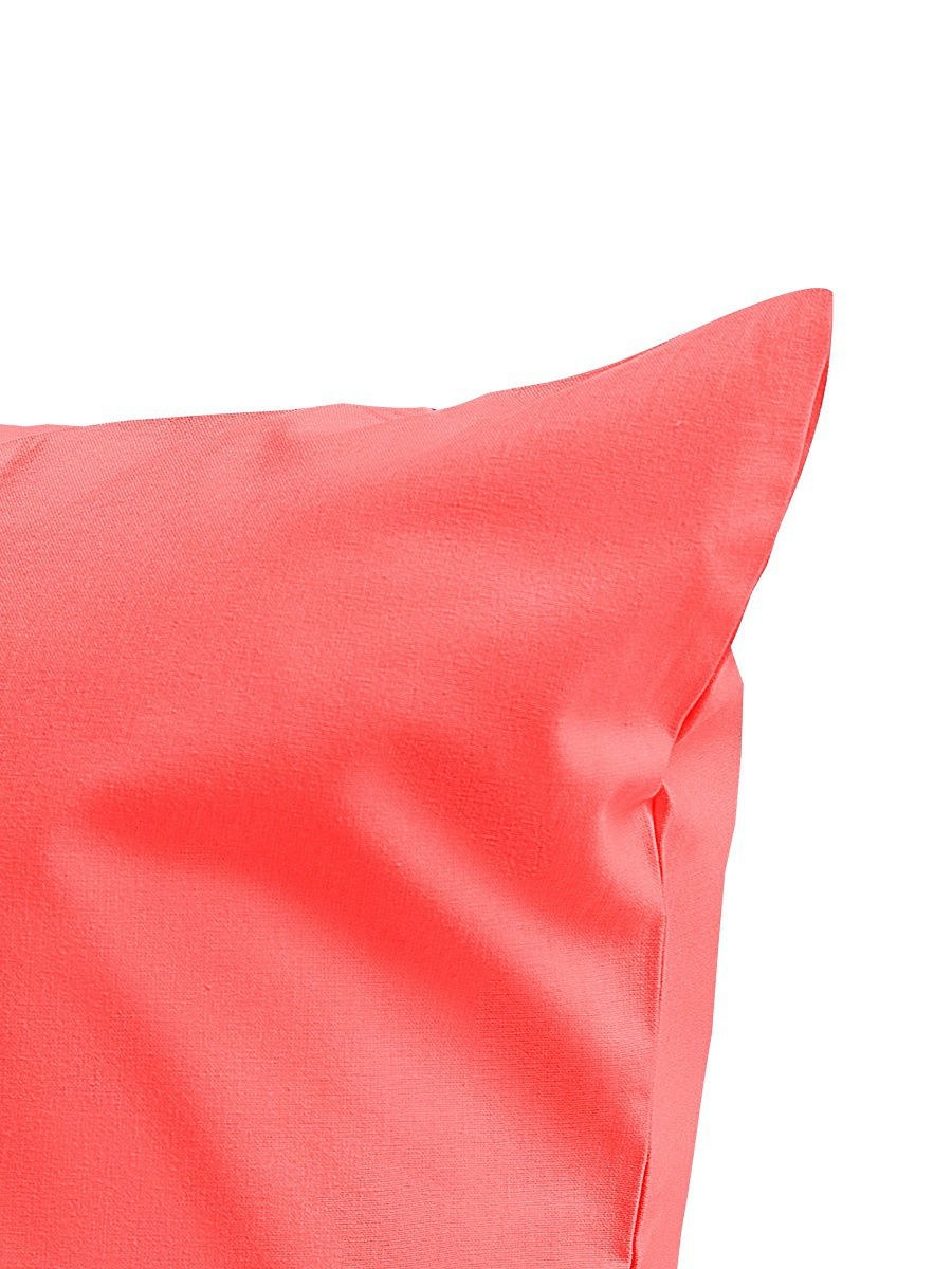 Стильные подушки кораллового цвета
