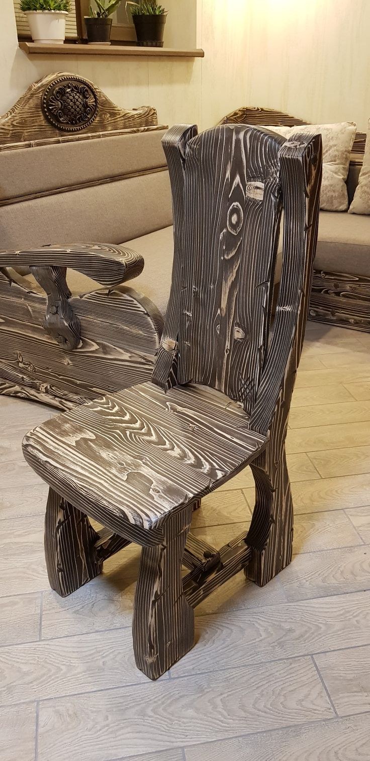 Стул под старину из дерева