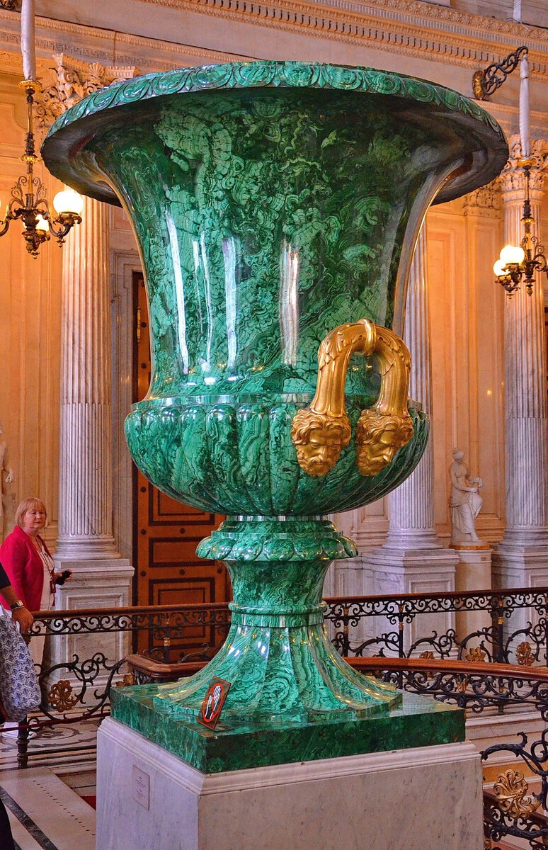 Малахитовые колонны в Эрмитаже