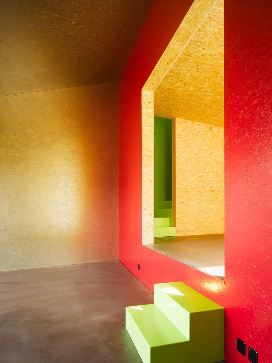 Крашенный ОСП В интерьере