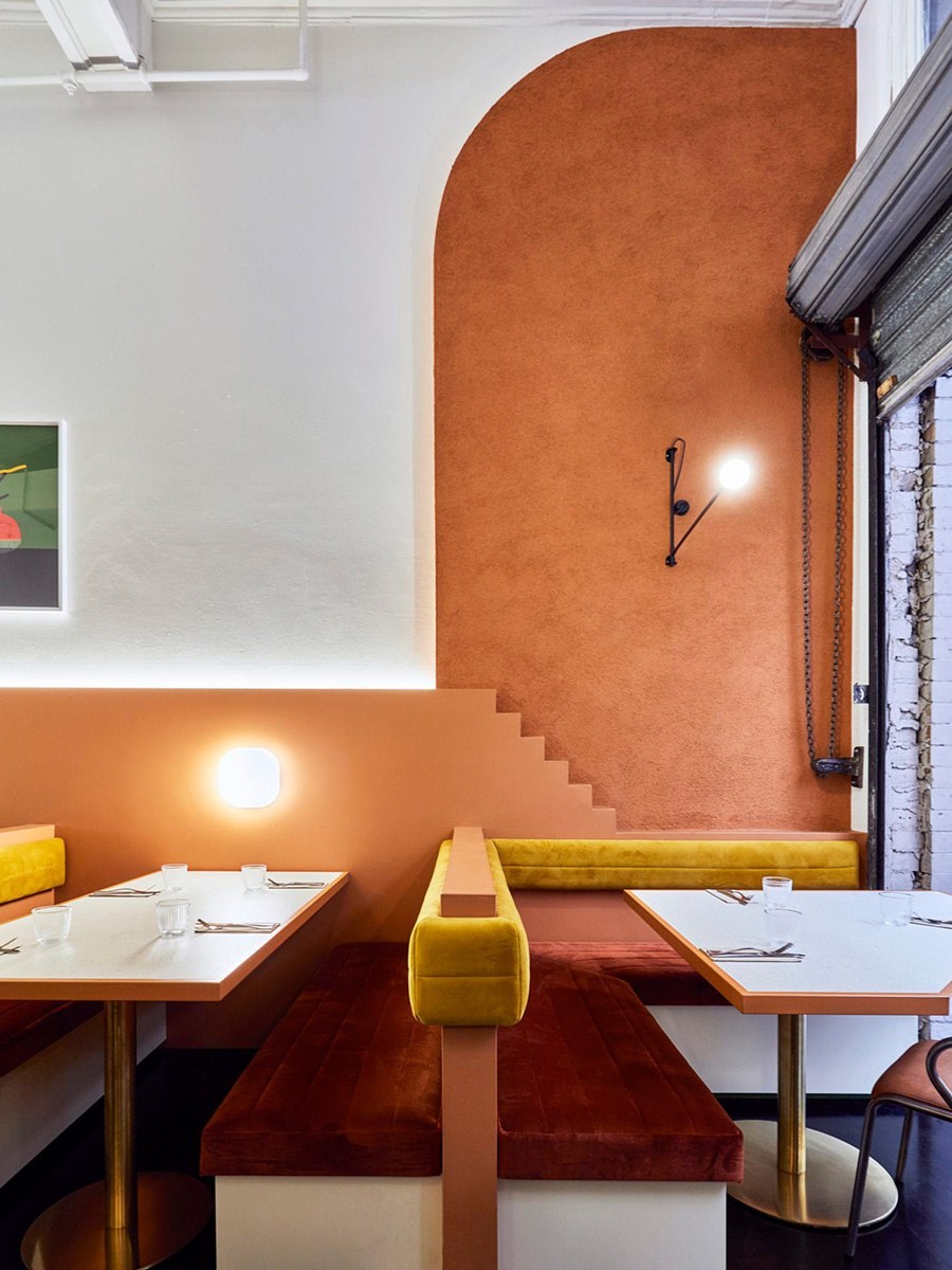 Кафе в терракотовом цвете