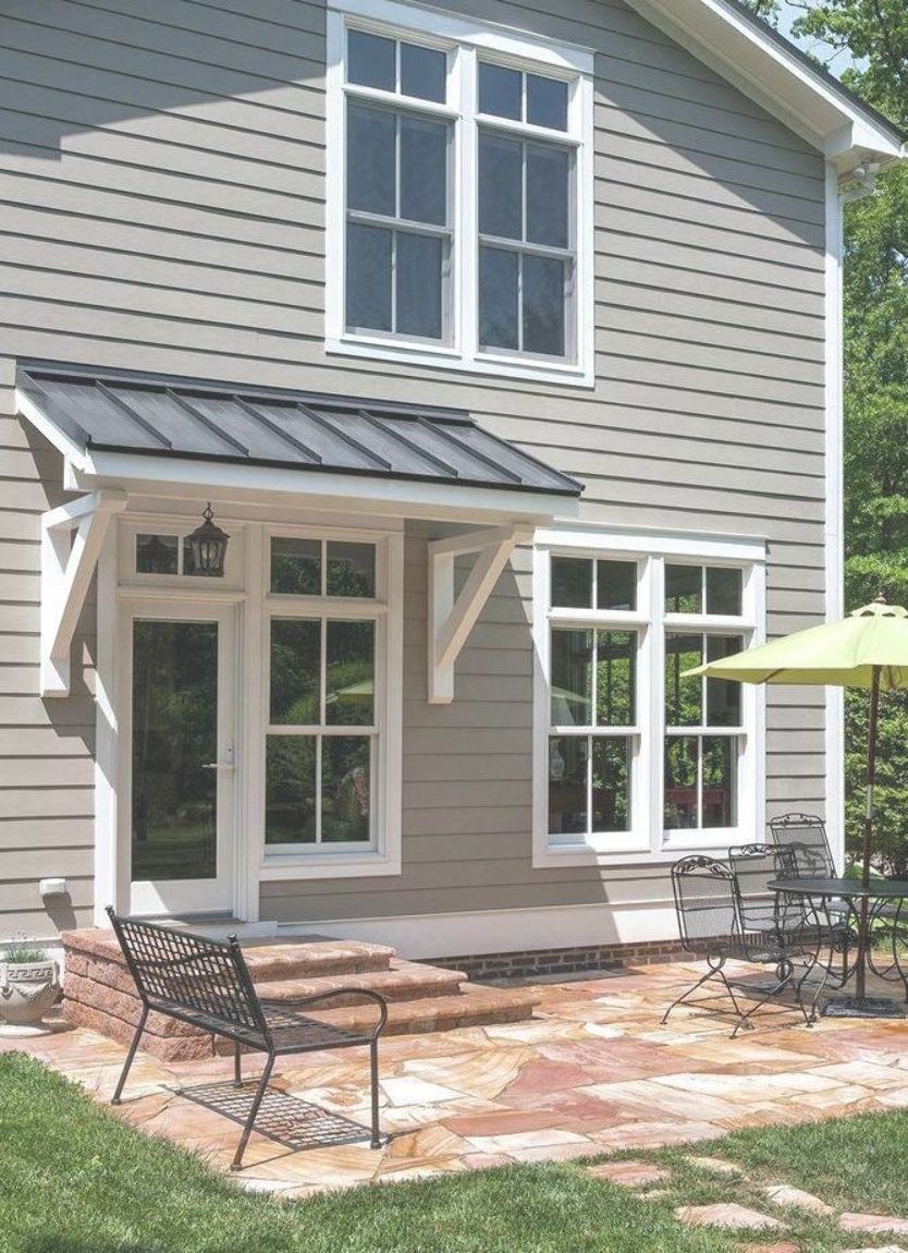 Крыльцо с двускатной крышей