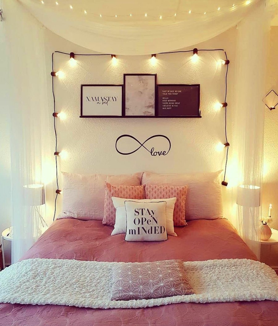 Декор кровати