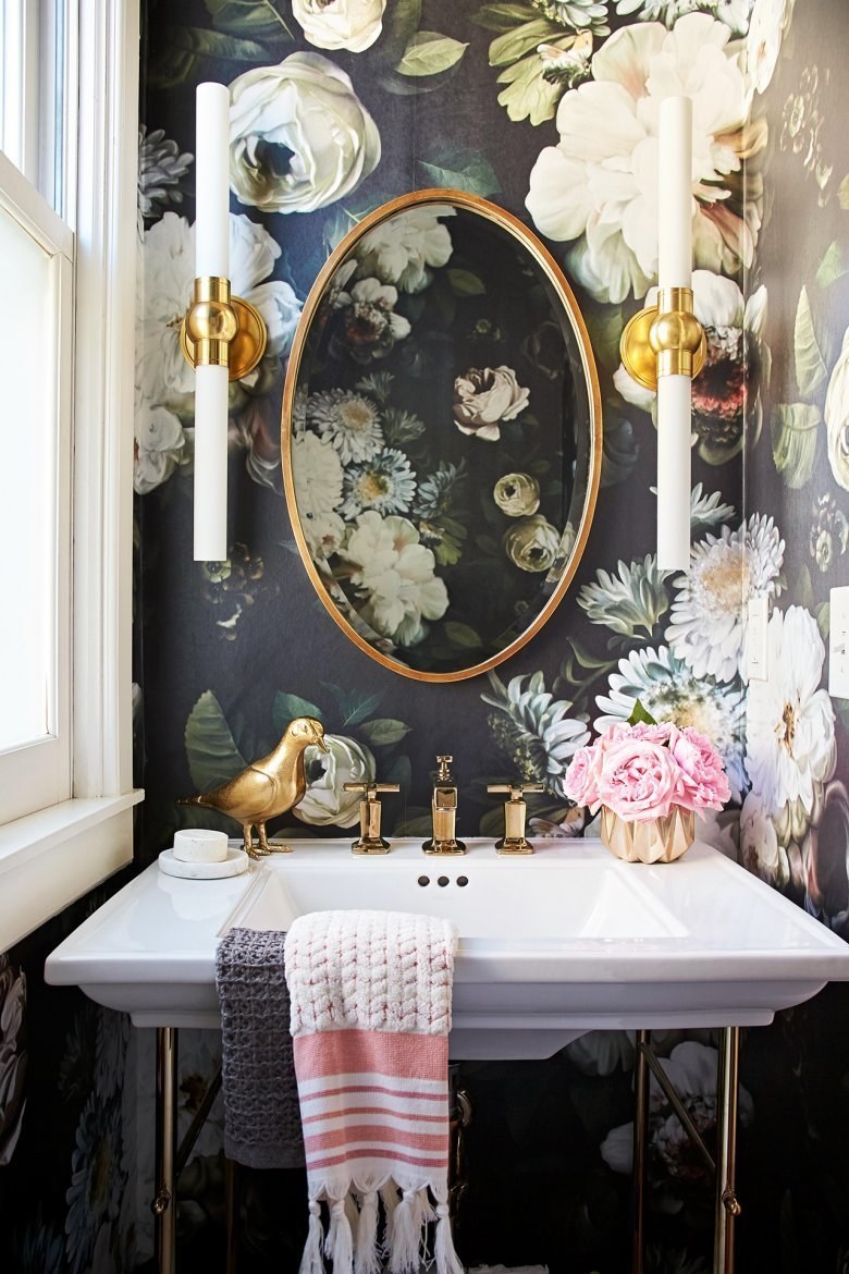 Декор в ванную комнату на стену