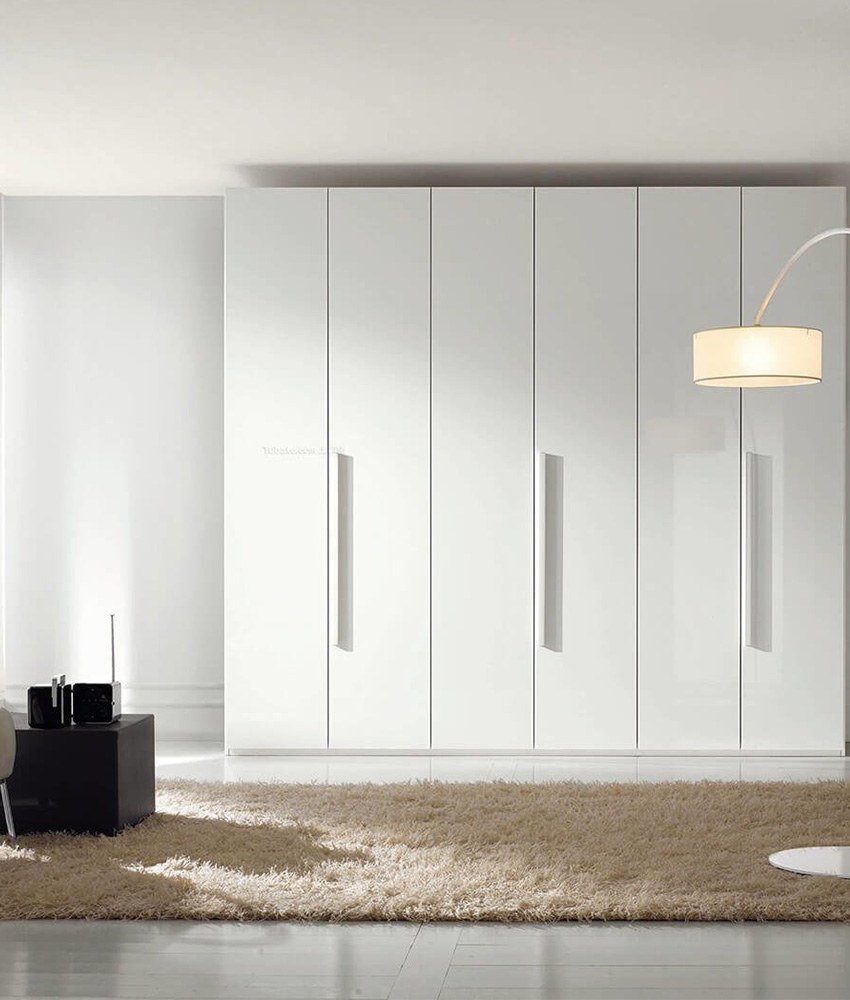 Современные распашные шкафы