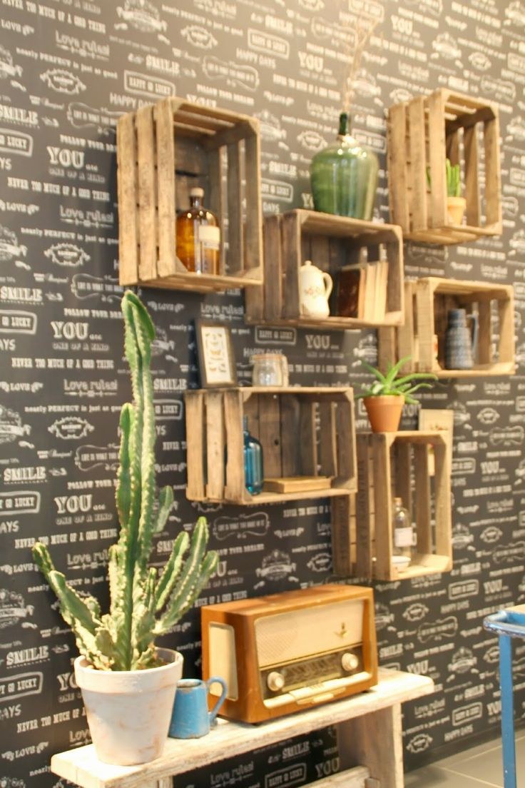 Полки из ящиков деревянных