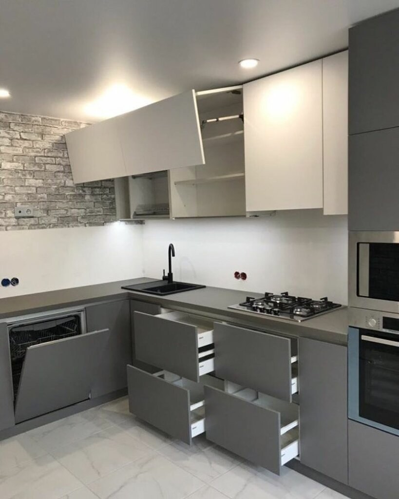 Кухня в серых тонах