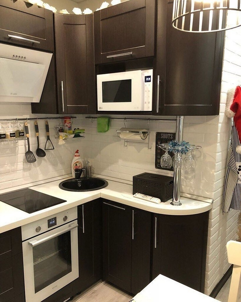 Угловая кухня хрущевка 5кв м