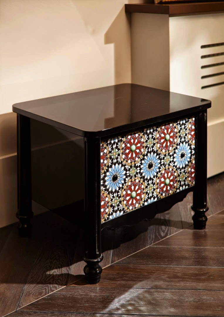 Марокканская мебель с мозаикой