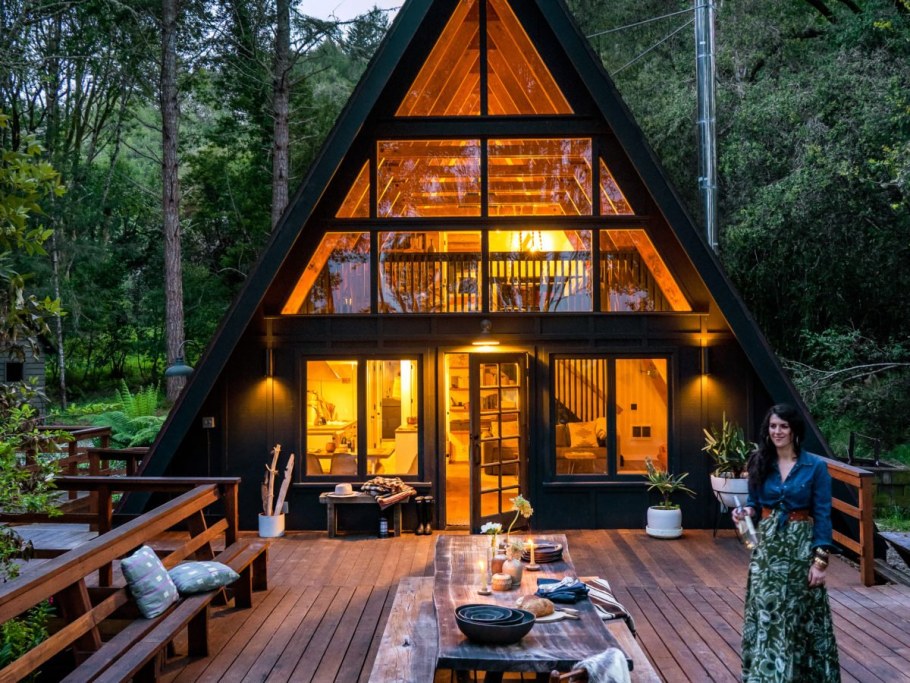 Дом шалаш а frame House.