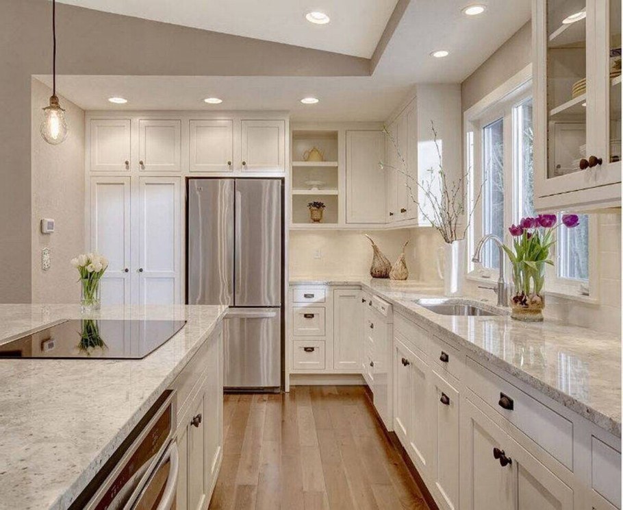 Кухня в светлых тонах