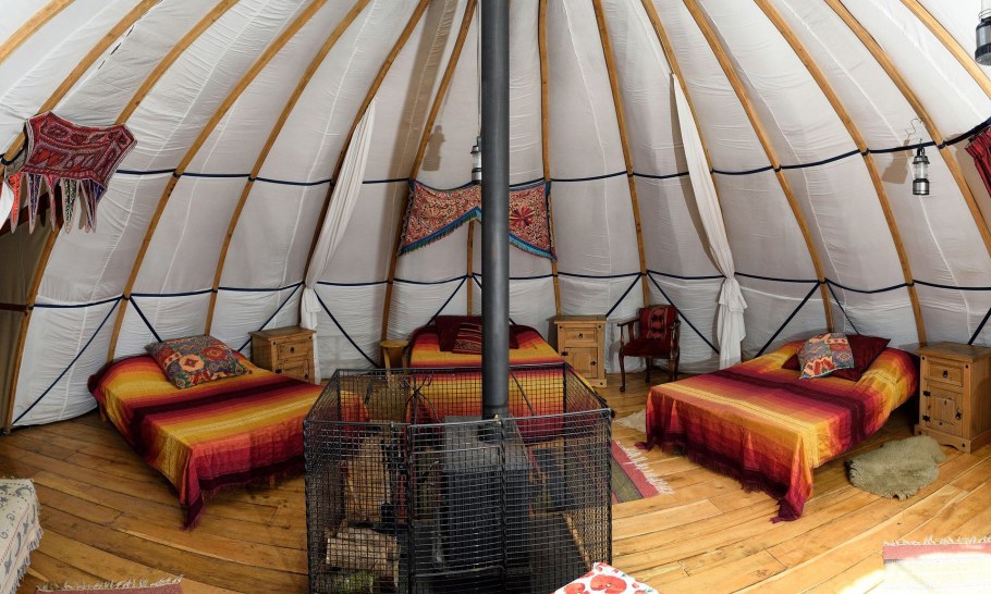 Зимний глэмпинг юрта