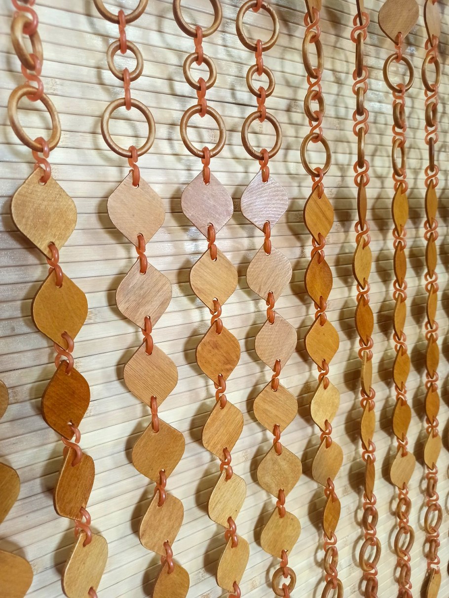 Шторки с деревянными бусиками